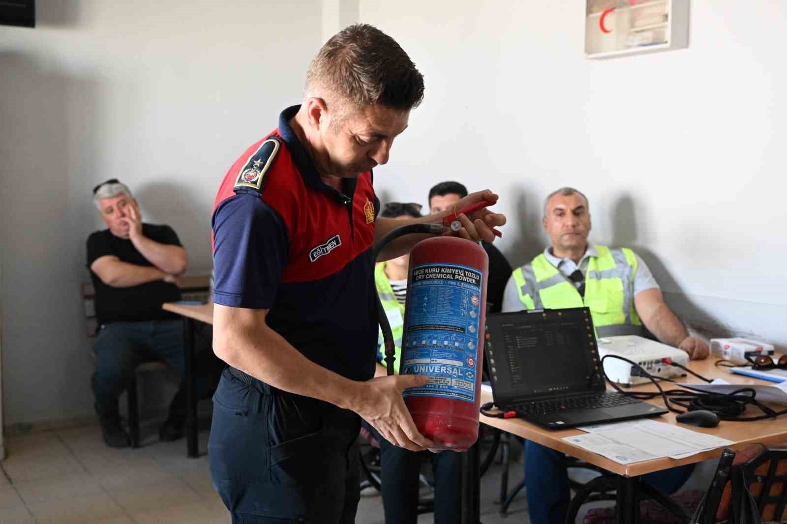 manisa-buyuksehir-belediyesi-personeline-nefes-kesen-tatbikat