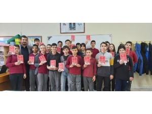 Kalplerindeki ‘Vatan Sevgisi’ni Kitaplaştırdılar