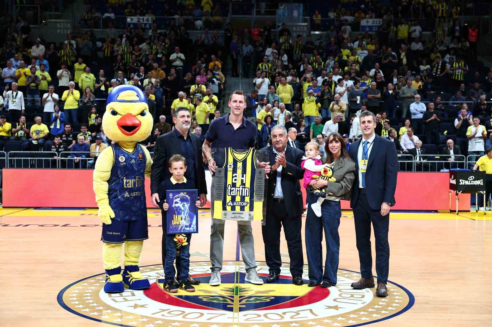 fenerbahce-de-jan-vesely-icin-veda-seremonisi-duzenlendi