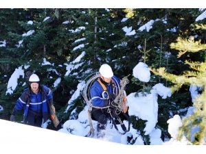 2600 Rakımda 1,5 Metre Karda Başkent Edaş Ekiplerinin Zorlu Mücadelesi