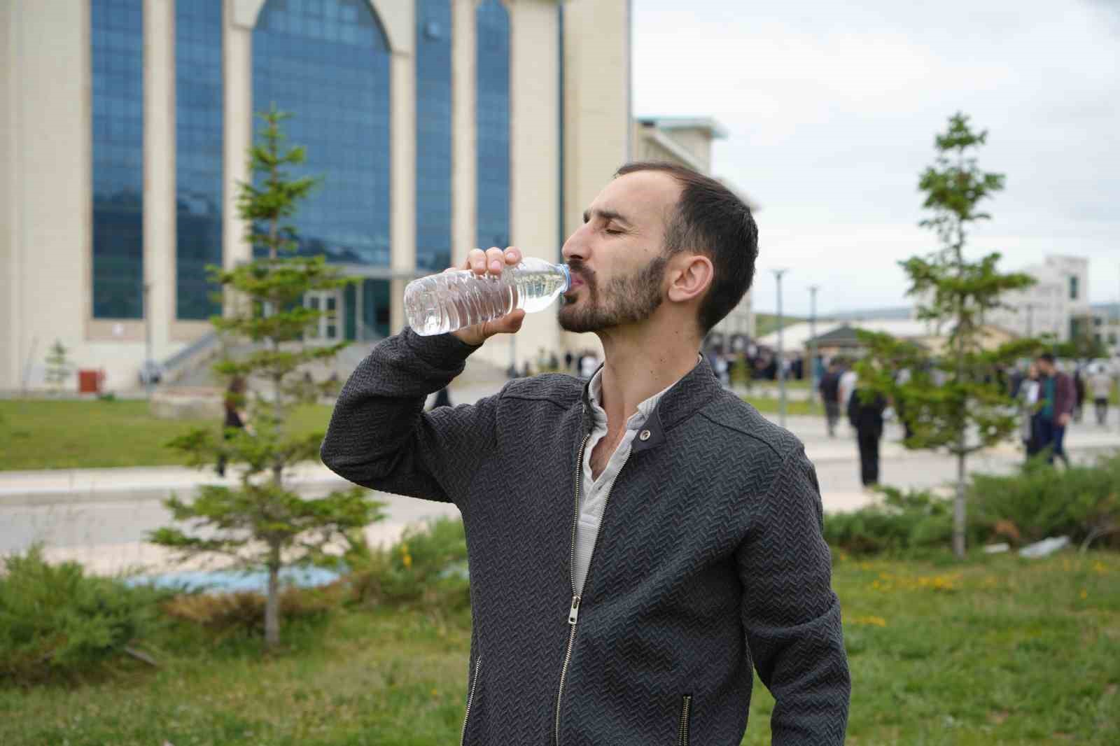 bayburtlu-genc-ayt-ye-yine-okunmus-suyla-geldi-kerameti-sadece-suya-baglamamak-lazim