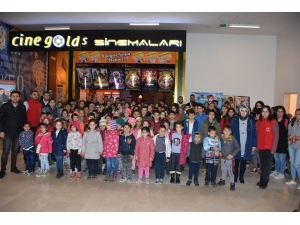 Isparta’daki Gençler ’Beyaz Hüzün’ Filmini İzledi