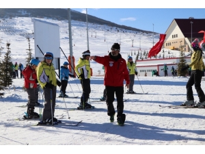 Bin Öğrenci Kayak Eğitimi Alacak