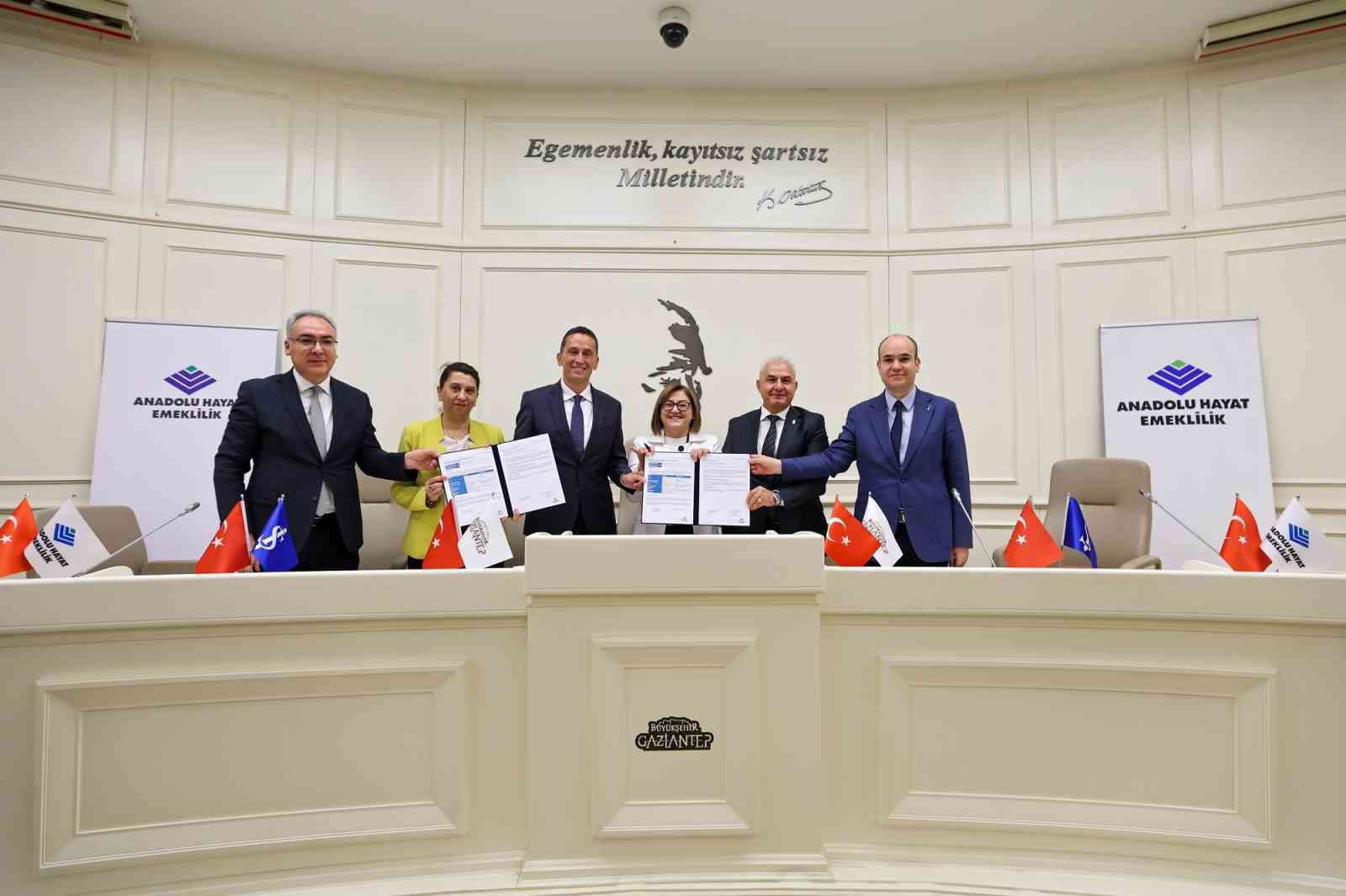 gaziantep-buyuksehir-ve-anadolu-hayat-emeklilik-ten-turkiye-ye-model-is-birligi