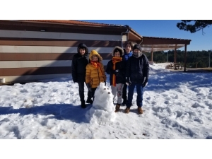 Soma Kaymakamlığından Şehit Çocuklarına Karne Hediyesi