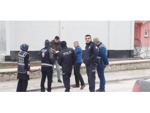 Tartıştığı Kuzenini 3 Kurşunla Parkta Öldürdü