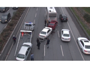Bağcılar’da Zincirleme Kaza, Trafikte Yoğunluk Oluştu