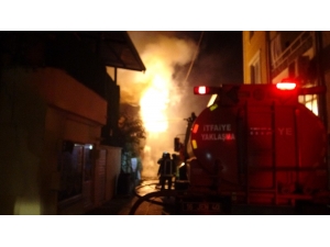 Bursa’da 2 Katlı Ev Alev Alev Yandı