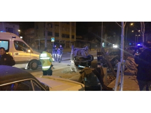 Kontrolden Çıkan Otomobil Takla Attı