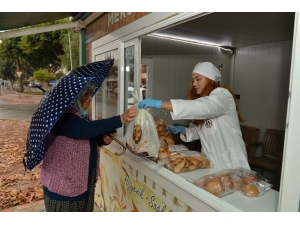 Mersin’de Halk Ekmek Büfeleri Kadınlara Emanet