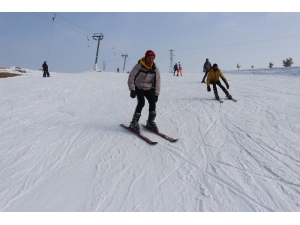 Küpkıran Kayak Merkezi’nde Sömestir Yoğunluğu