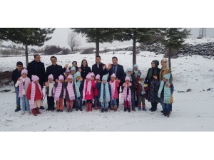 ‘Minik Yürekleri Isıtma Projesi’ Isıttı