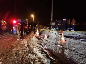 Afyonkarahisar’da Otomobil Elektrik Direğine Çarptı: 1 Ölü