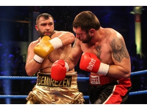 Türk Boksörler Hamburg’da Zaferlerini İlan Etti