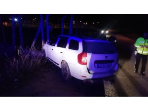 Otomobil Elektrik Trafosuna Çarptı: 1 Yaralı