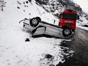 Takla Atan Otomobilden Burnu Kanamadan Kurtuldu