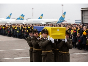 İran Cenazeleri Ukrayna’ya Teslim Etti