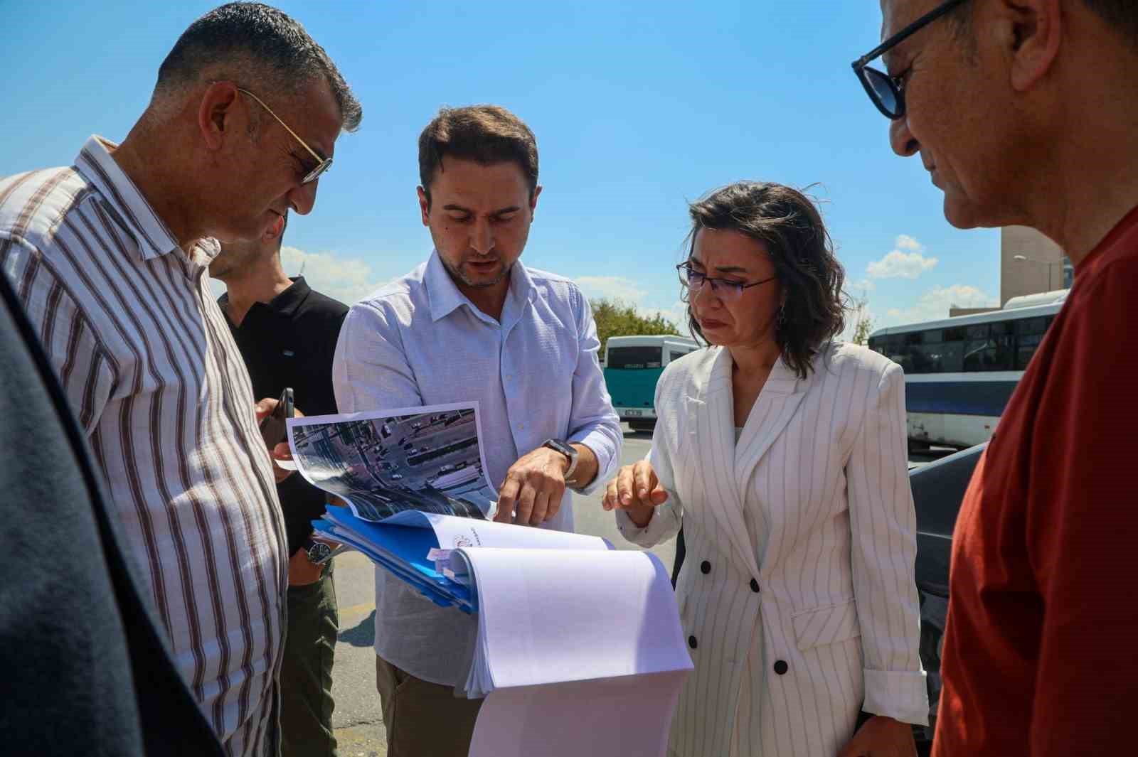 usak-belediye-baskan-vekili-terekeci-ozkan-bisiklet-yolu-guzergahinda-incelemelerde-bulundu