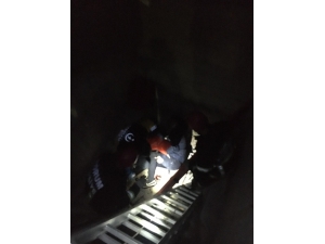 Fotoğraf Çekmek İçin Girdiği İnşaatta Asansör Boşluğuna Düştü