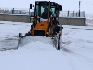 Sivas Beyaza Büründü, 483 Köy Yolu Ulaşıma Kapalı