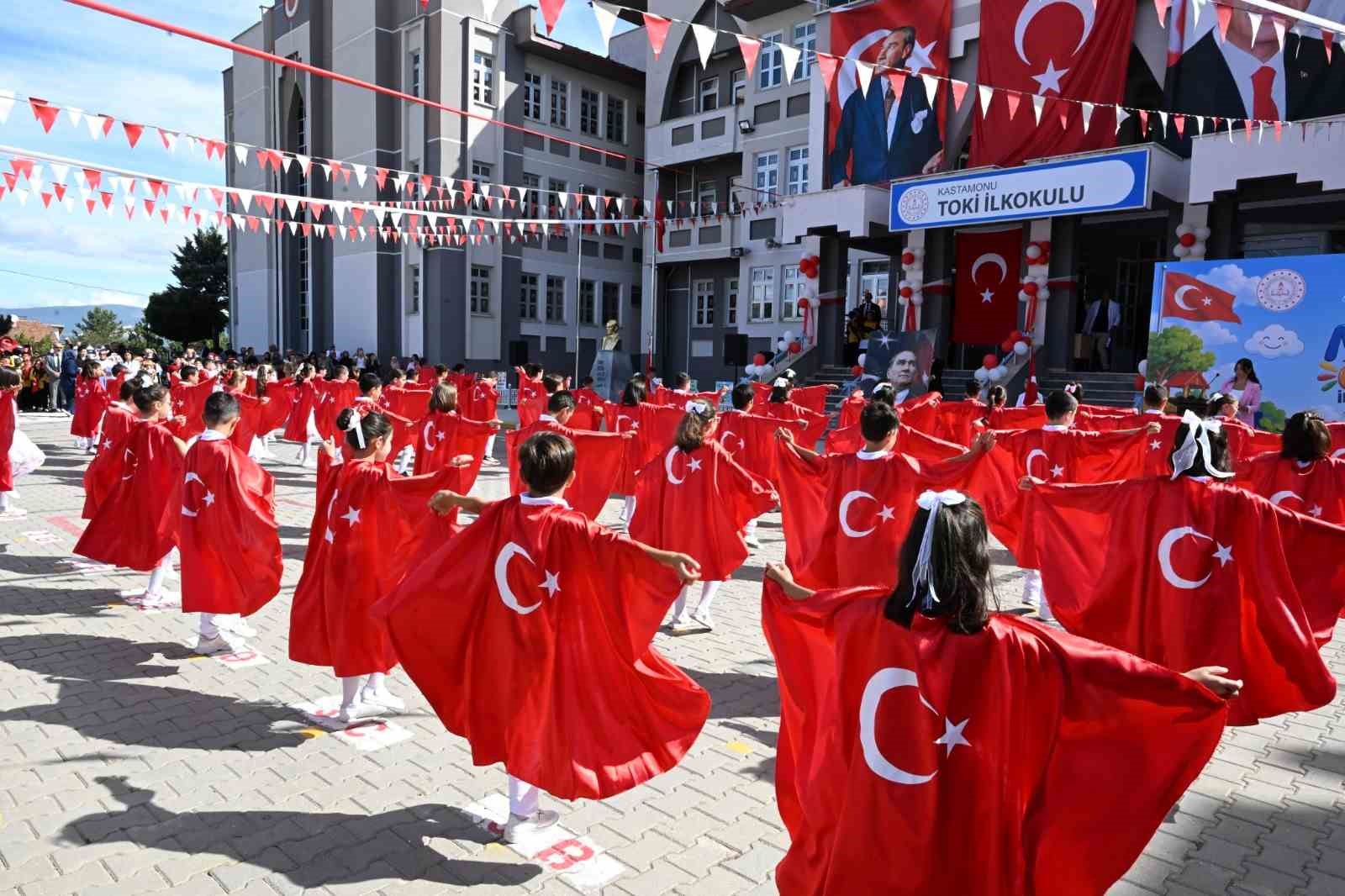 kastamonu-da-ilkogretim-haftasi-kutlandi