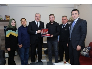 Gazi Bayram İşcan’ı Evinde Ziyaret Etti