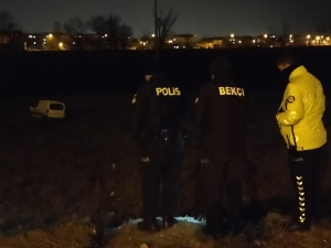 Otomobil Köprüden Uçtu: 1 Yaralı