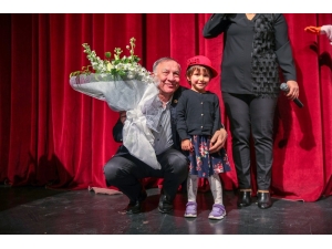 Karneyi Aldılar, Şenlikte Coştular