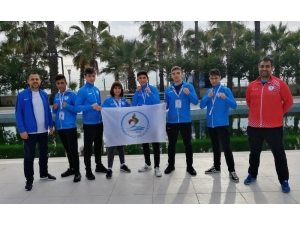 İlk Defa Katıldıkları Müsabakadan 3 Madalya İle Döndü