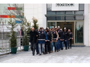 Bit Pazarında Haraç Kestiler, Vermeyene İşkence Yapıp Video Çektiler