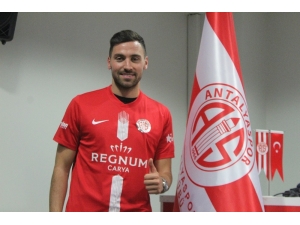 Antalyaspor’da Sinan Gümüş Resmi Sözleşmeyi İmzaladı