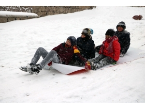 Yozgat’ta Karın Keyfini Çocuklar Çıkardı