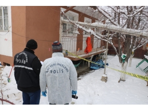 Yaşlı Adam Evinin Bahçesinde Ölü Bulundu