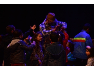 Torbalı’daki Şenlik Çocukları Eğlendirecek