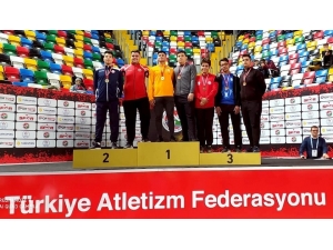 Uşaklı Sporculardan Gülle Atmada Çifte Başarı