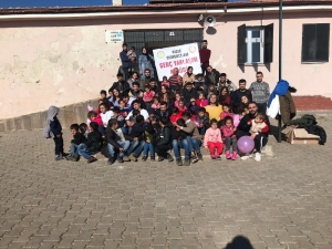 Dicle Üniversitesi Öğrencileri Miniklere Umut Oldu