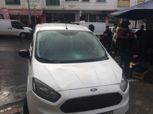 Yaşlı Adam Ve Kadına Arkadan Çarptı, Ambulans Gelene Kadar Başlarından Ayrılmadı