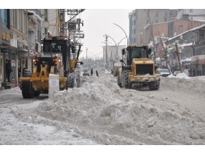 Yüksekova’da Karla Mücadele Çalışması