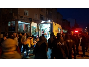 Çarptığı Yaya Yaralandı, Otomobili Bırakıp Kaçtı