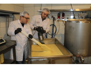 Genç Girişimci Geleneksel Bozayı Çocuklar İçin Renklendirdi