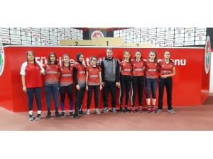 Atletler Madalyaya Doymuyor