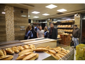 Başkandan Fırınlara Şafak Vakti Denetim