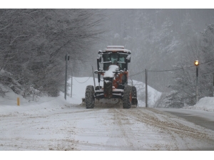 Bolu Dağı’nda Kar Yağışı Ve Sis Etkili Oluyor
