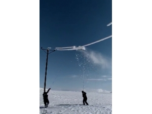 Ekiplerin Zorlu Buz Mesaisi