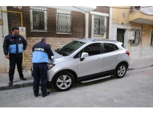 Otomobilli Kaldırım İşgaline Önce Uyarı, Sonra Ceza