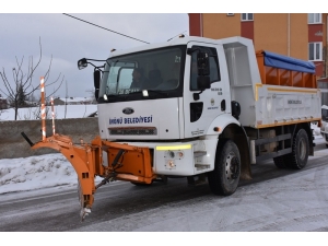 İnönü’de Tuzlama Çalışmaları Devam Ediyor