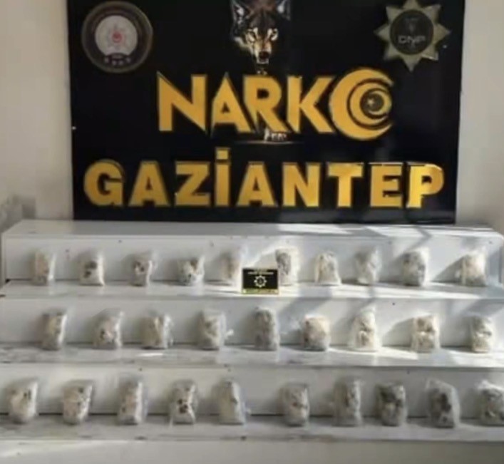 gaziantep-te-22-kilo-uyusturucu-ele-gecirildi-8-sahis-tutuklandi