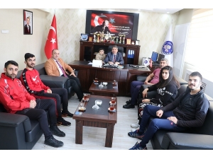 Ağrı’da Başarılı Sporcular Gençlik Ve Spor İl Müdürünü Ziyaret Etti