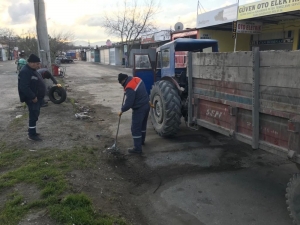 Burhaniye’de Sanayi Sitesi Temizlendi