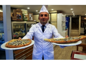 Hamsi, Pide İle Buluştu